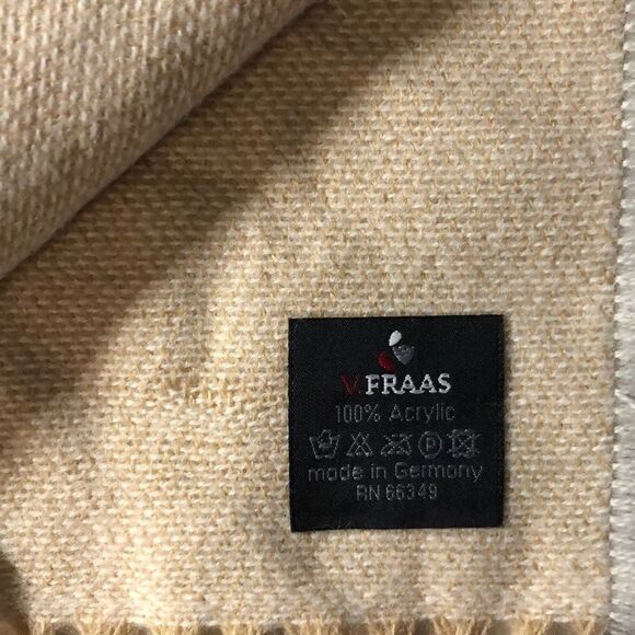 V Fraas Acrylic Scarf - Picture 2 of 3